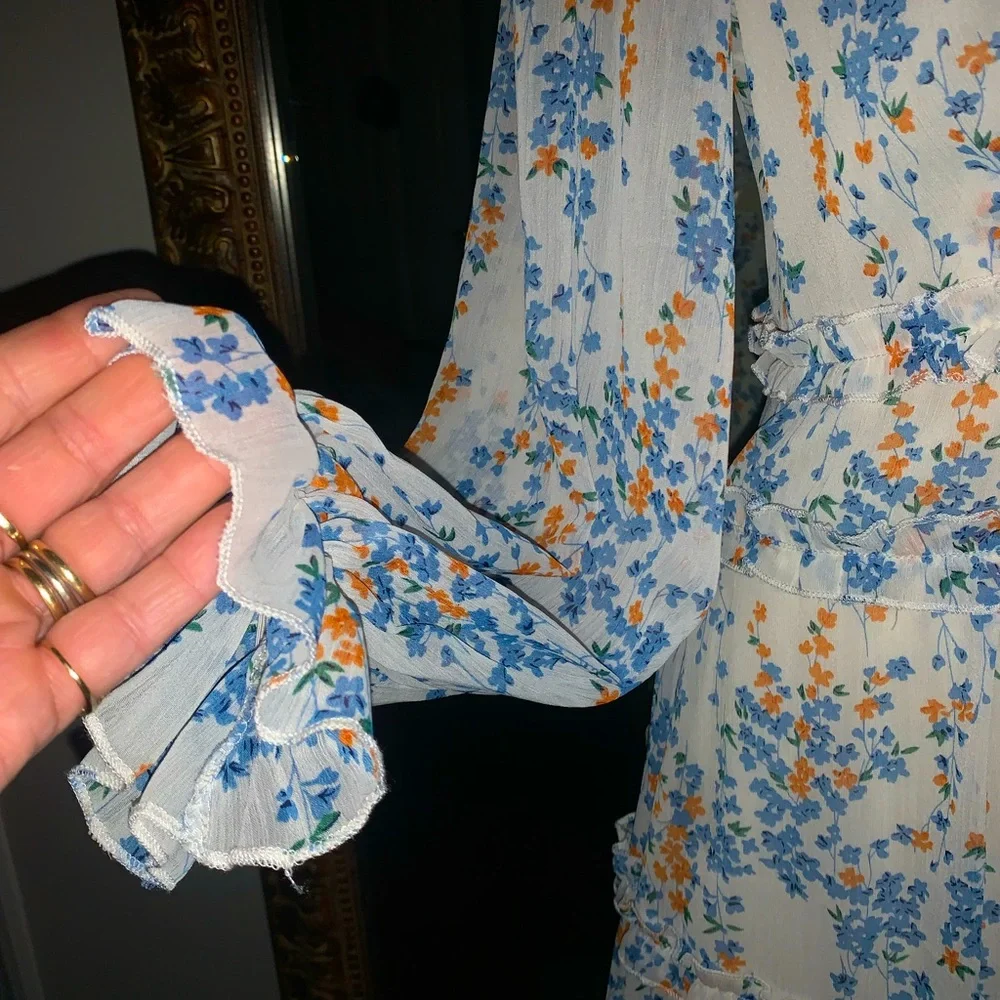 Gorgeous DITSY floral cutout back dress with the cutest details Small - Picture 7 of 10